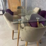 Chaise Design Confort Premium – Tissu Texturé & Pieds en metal